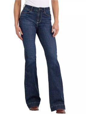 Women's Wrangler Bespoke Curvy Flare Jeans